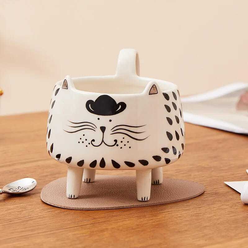 Relaxing 4-Leg Cat Mug